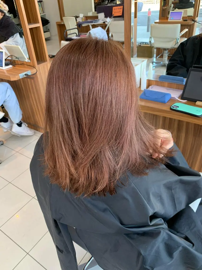 ミディアム カラー カット ヘアカラー トリートメント 白髪ぼかしハイライト 柳川拓哉のヘアスタイル