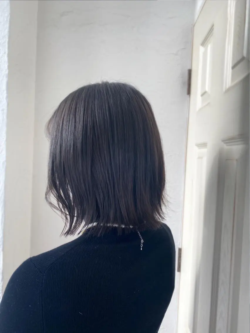 ミディアム カラー ベージュカラー オリーブベージュ ボブ 外ハネヘア 🍑もも 🍑のヘアスタイル