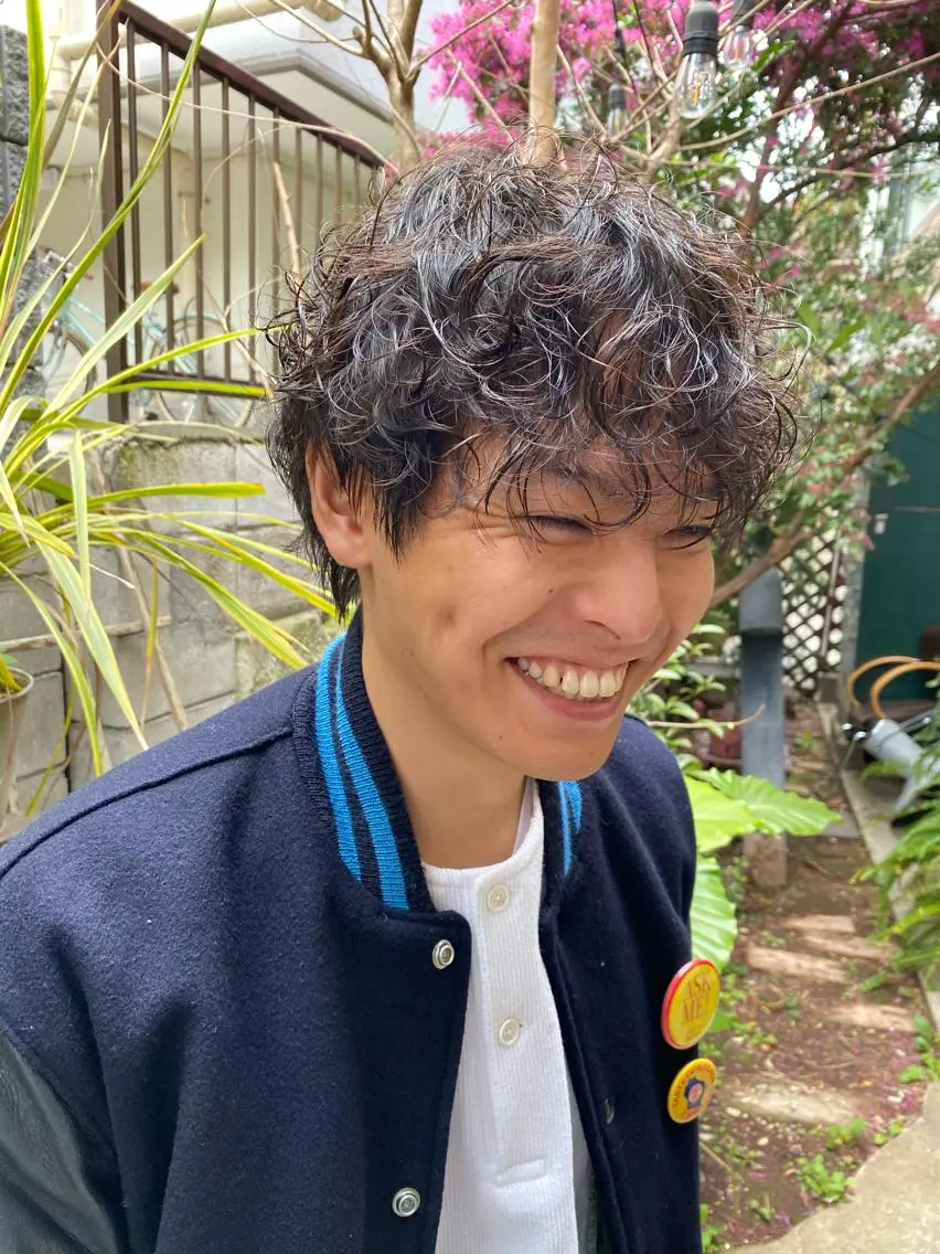 パーマ メンズ センターパート カット パーマ トリートメント Moca 〰️のヘアスタイル