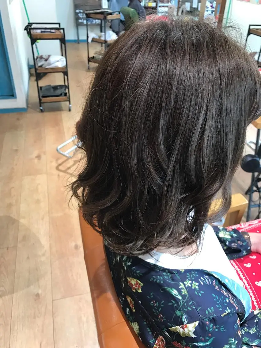 ミディアム カラー 透明感カラー グレージュ アメリラブヘアー 土屋 洋平のヘアスタイル