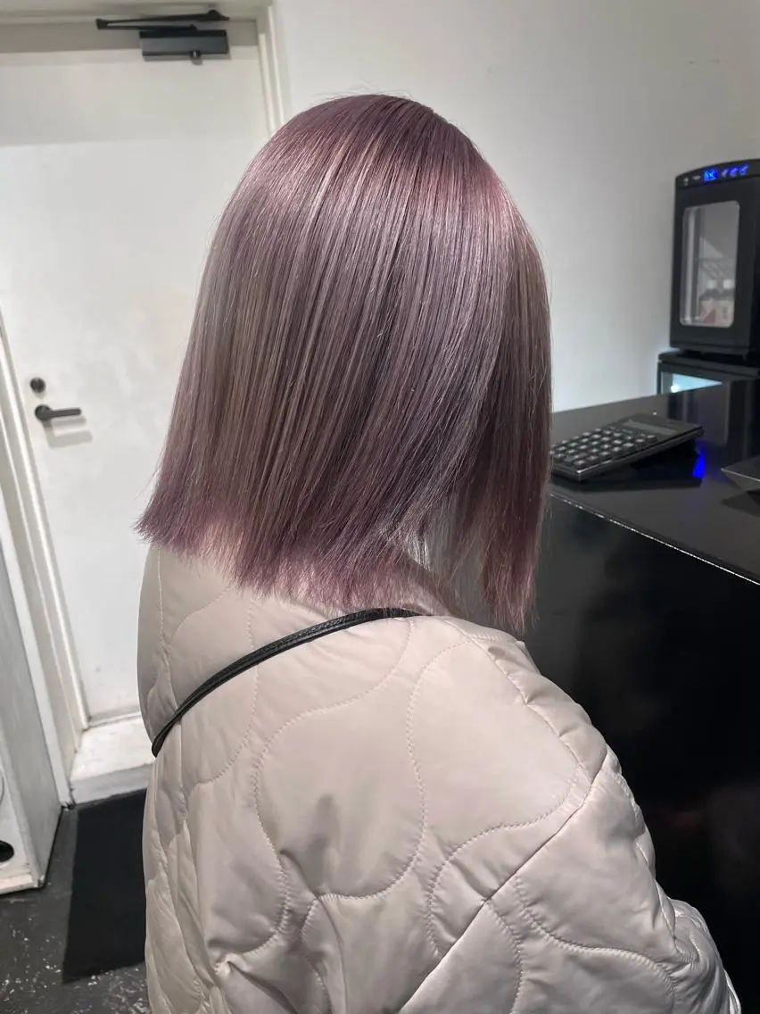 ミディアム カラー ヘアアレンジ ブリーチ ラベンダーカラー カット ヘアカラー トリートメント 艶ハイトーン/ヘア アレンジAYAKAのヘアスタイル