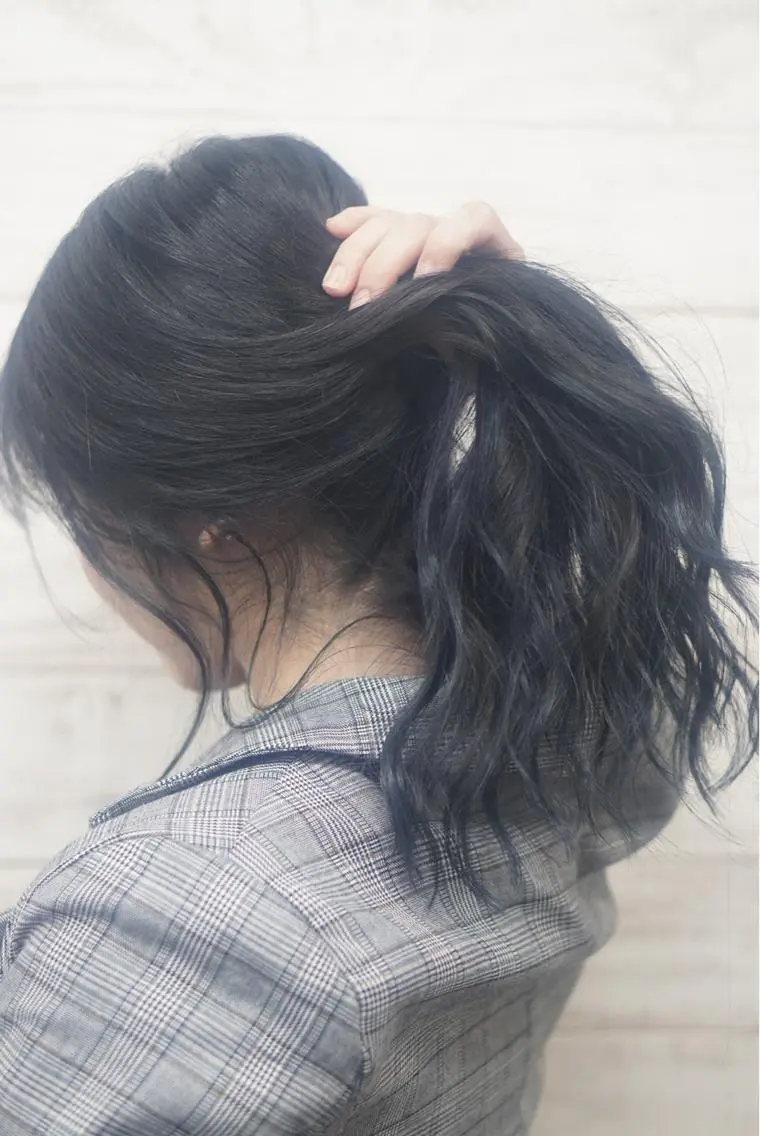 セミロング カラー ヘアアレンジ アッシュ ブルーカラー ブルージュ ダークアッシュ インナーカラー エクステ 枝毛カット&髪質改善 満足NO.1岡しゃんのヘアスタイル