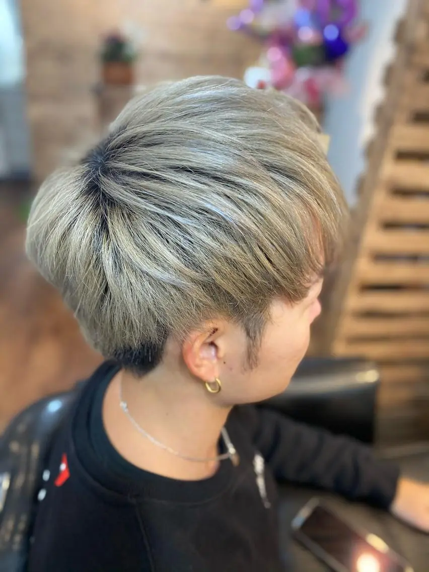 ショート メンズ メンズブリーチ カット ヘアカラー トリートメント Luzir⭐︎ GEN⭐︎のヘアスタイル