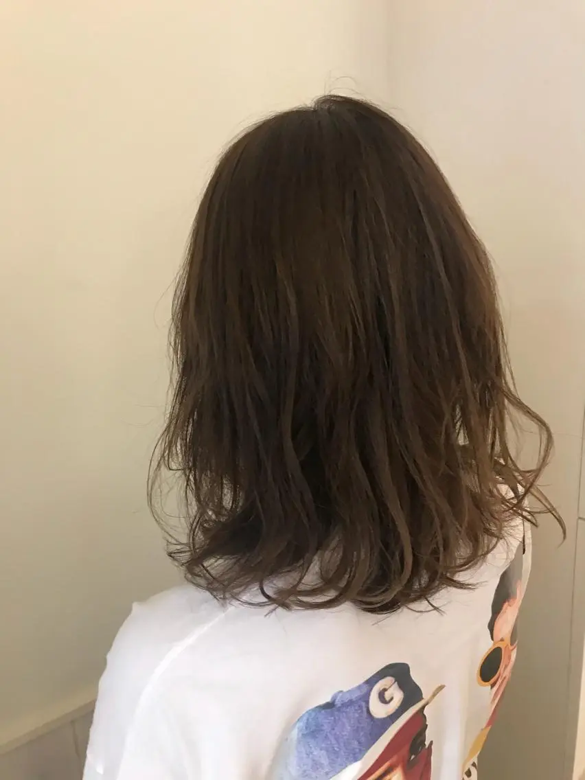 ミディアム カラー パーマ ベージュカラー フォギーベージュ 清水 ちひろ ✄トップスタイリストのヘアスタイル