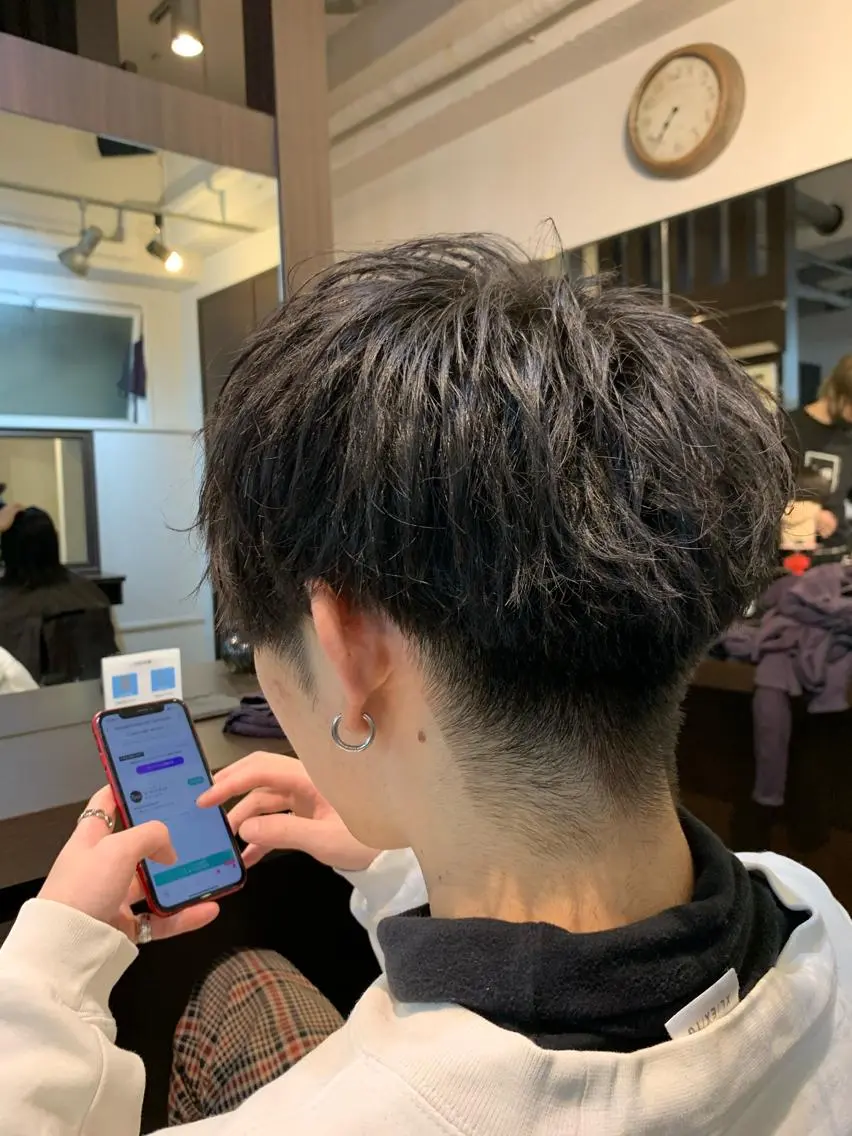 ショート メンズ メンズパーマ　白子 波巻き／ツイスパ　怜のヘアスタイル