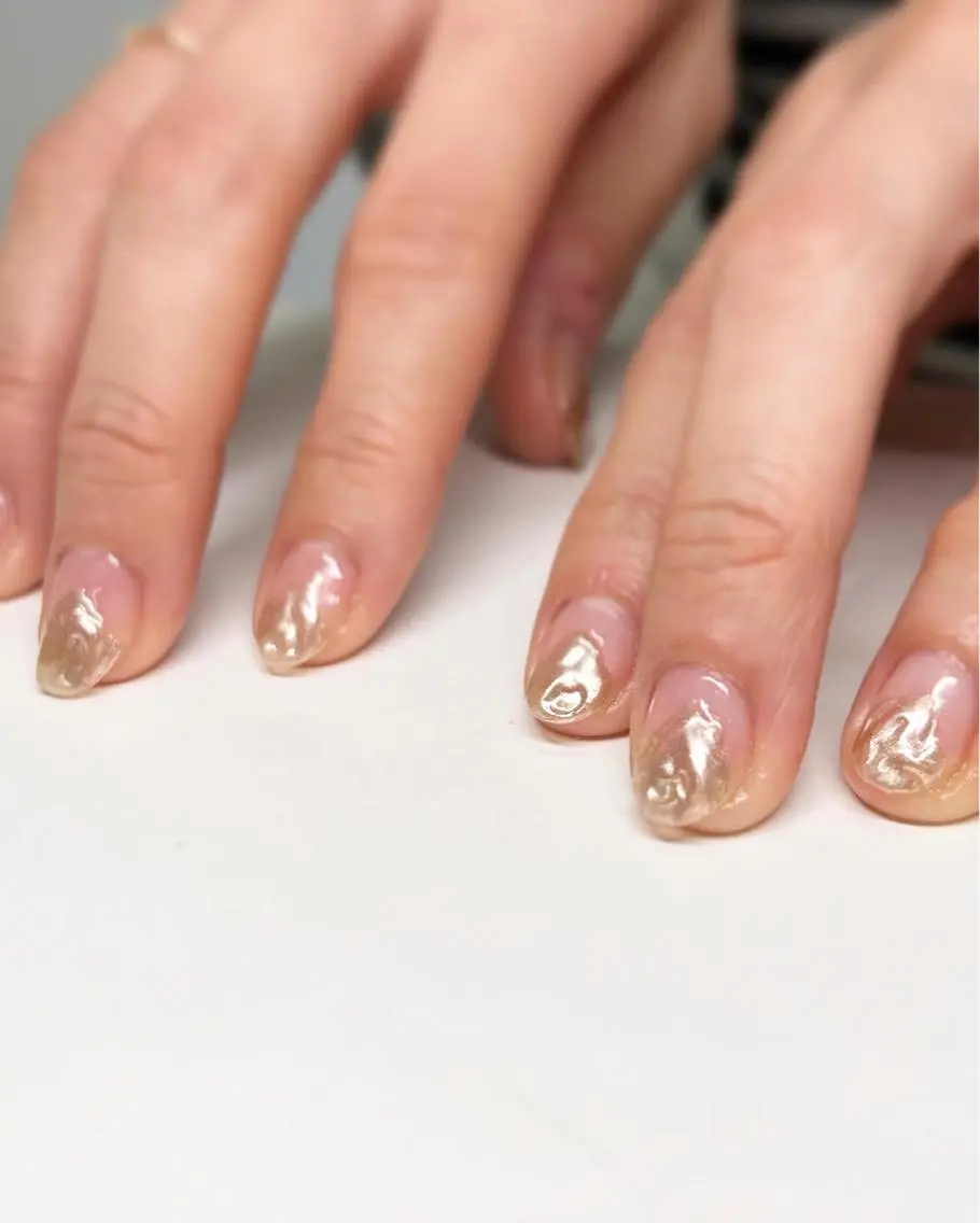 ショート ネイル ミラーネイル ニュアンスネイル RIONnail Yurikaのネイルデザイン