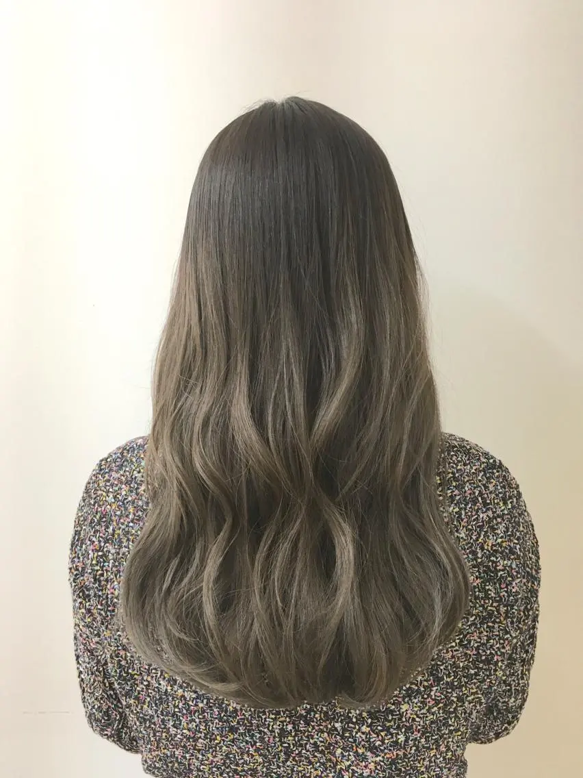 ロング カラー ベージュカラー グラデーションカラー ヘアカラー トリートメント ヘアセット yoshi ☆のヘアスタイル