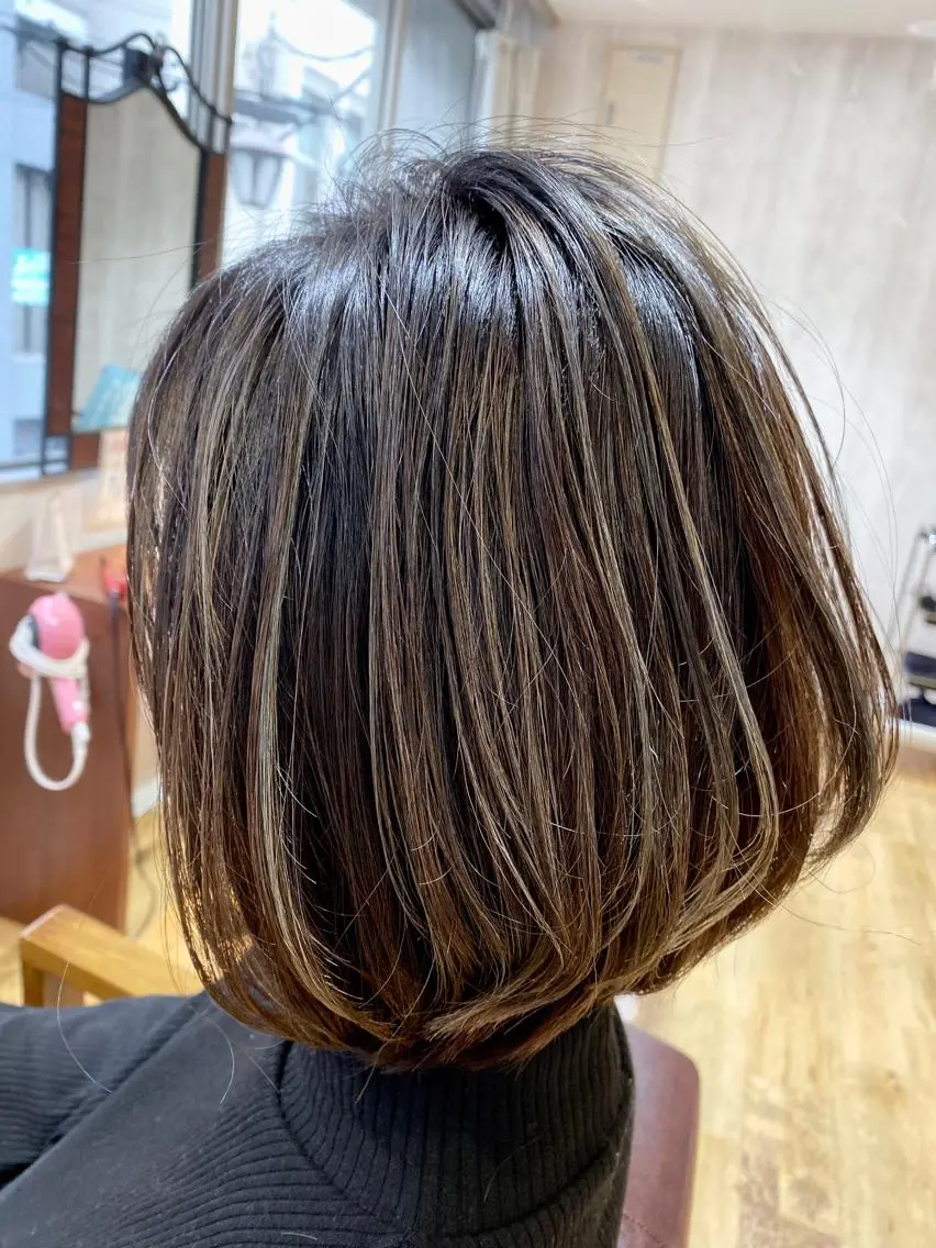 ショート カラー アッシュ ハイライトカラー ボブ ハイライト カット ヘアカラー トリートメント Kazu .Kのヘアスタイル