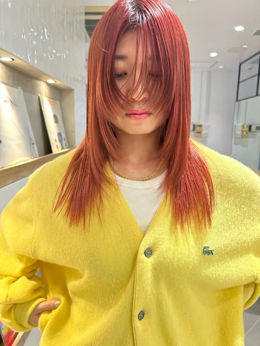 セミロング カラー レッドカラー レイヤーカット カット ヘアカラー トリートメント 村上雅人 ナチュラルモードのヘアスタイル