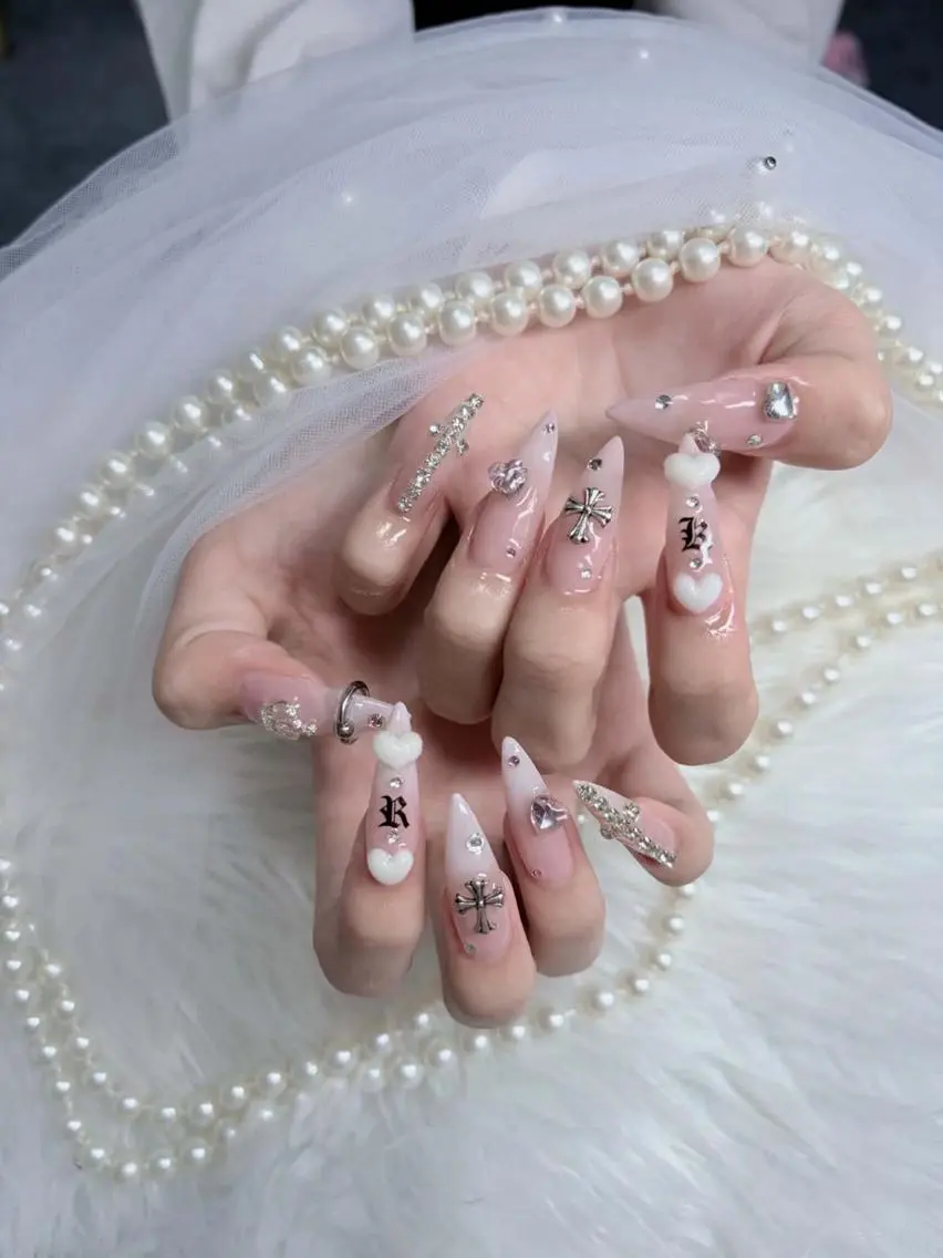 ネイル オーロラネイル フレンチネイル ジェルネイル ハロウィン キラキラネイル ハンドネイル H.baby Nail Salonのネイルデザイン
