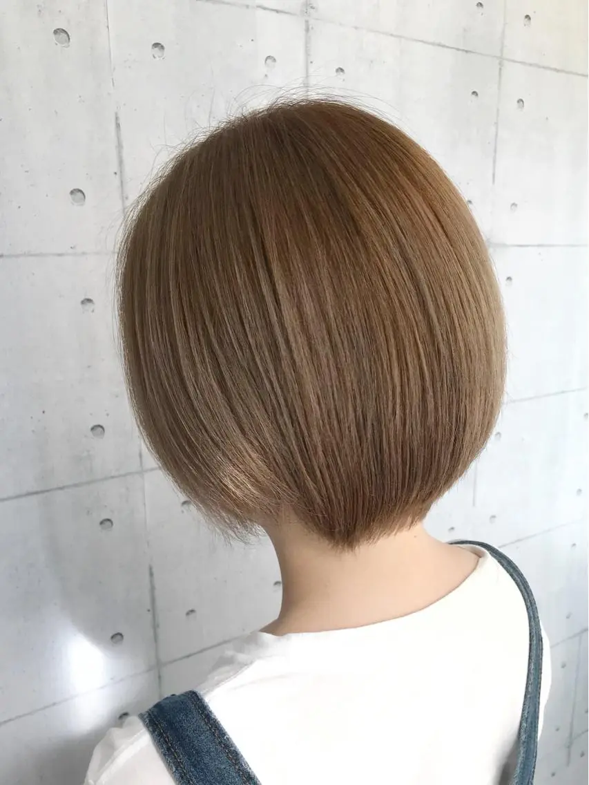 ショート カラー ベージュカラー ブリーチ ミルキーベージュ 外国人風カラー 高木 麻知子のヘアスタイル
