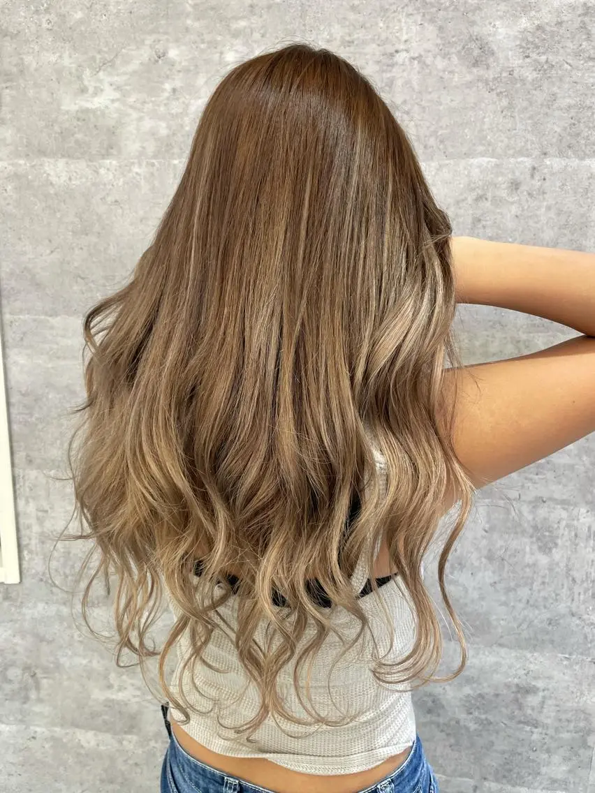 ロング Loob.TOKYO MIYA🌈のヘアスタイル