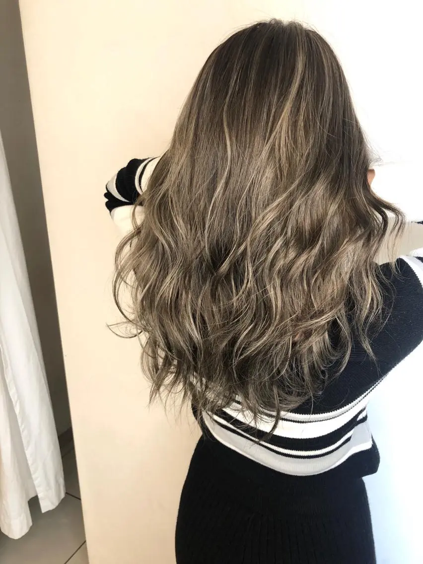 セミロング 美髪矯正・レイヤー 倉友哉のヘアスタイル