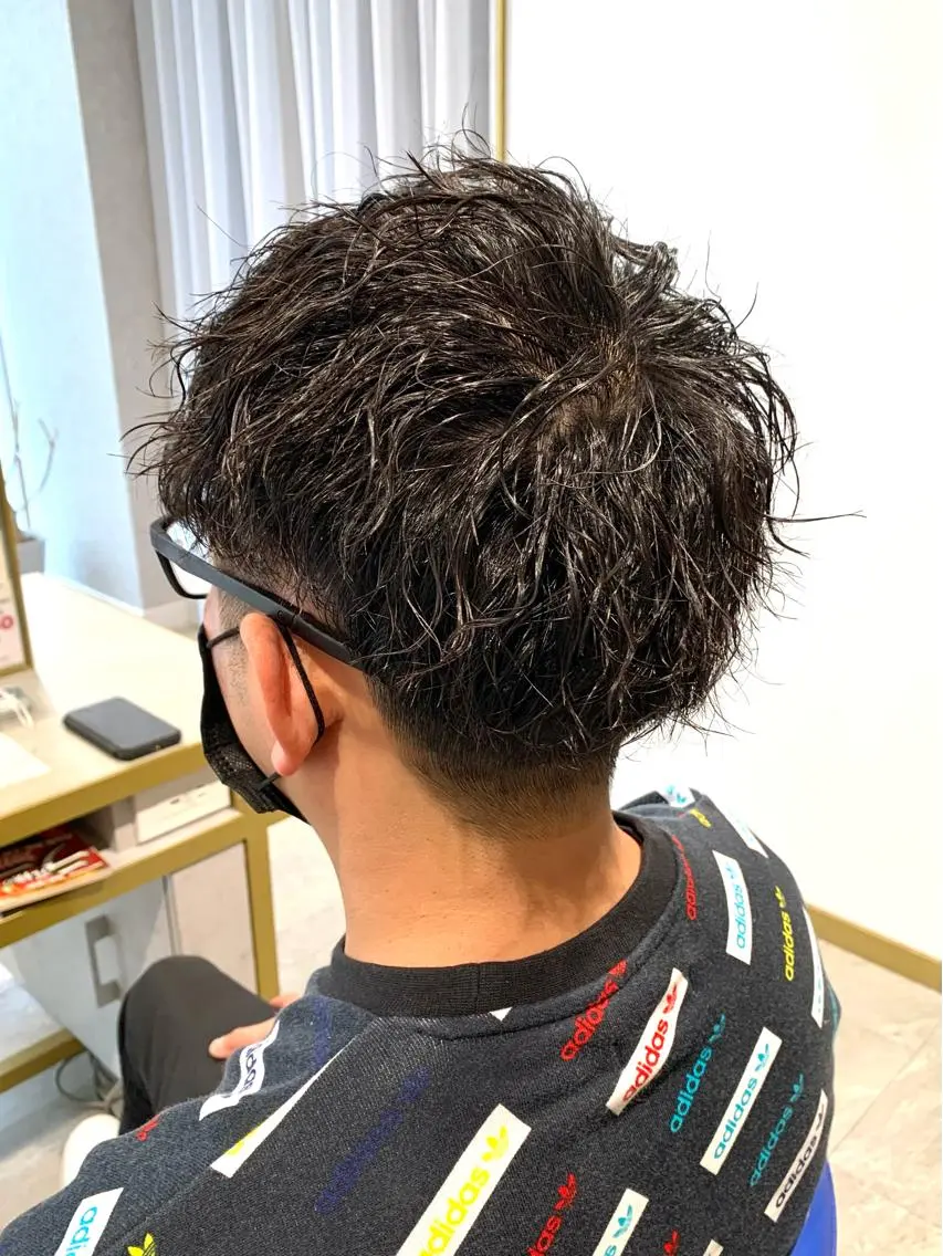 ショート パーマ ヘアアレンジ メンズ メンズパーマ メンズツイストパーマ ツイストスパイラルパーマ スパイラルパーマ ツイストパーマ メンズパーマ職人 加藤 弘貴のヘアスタイル