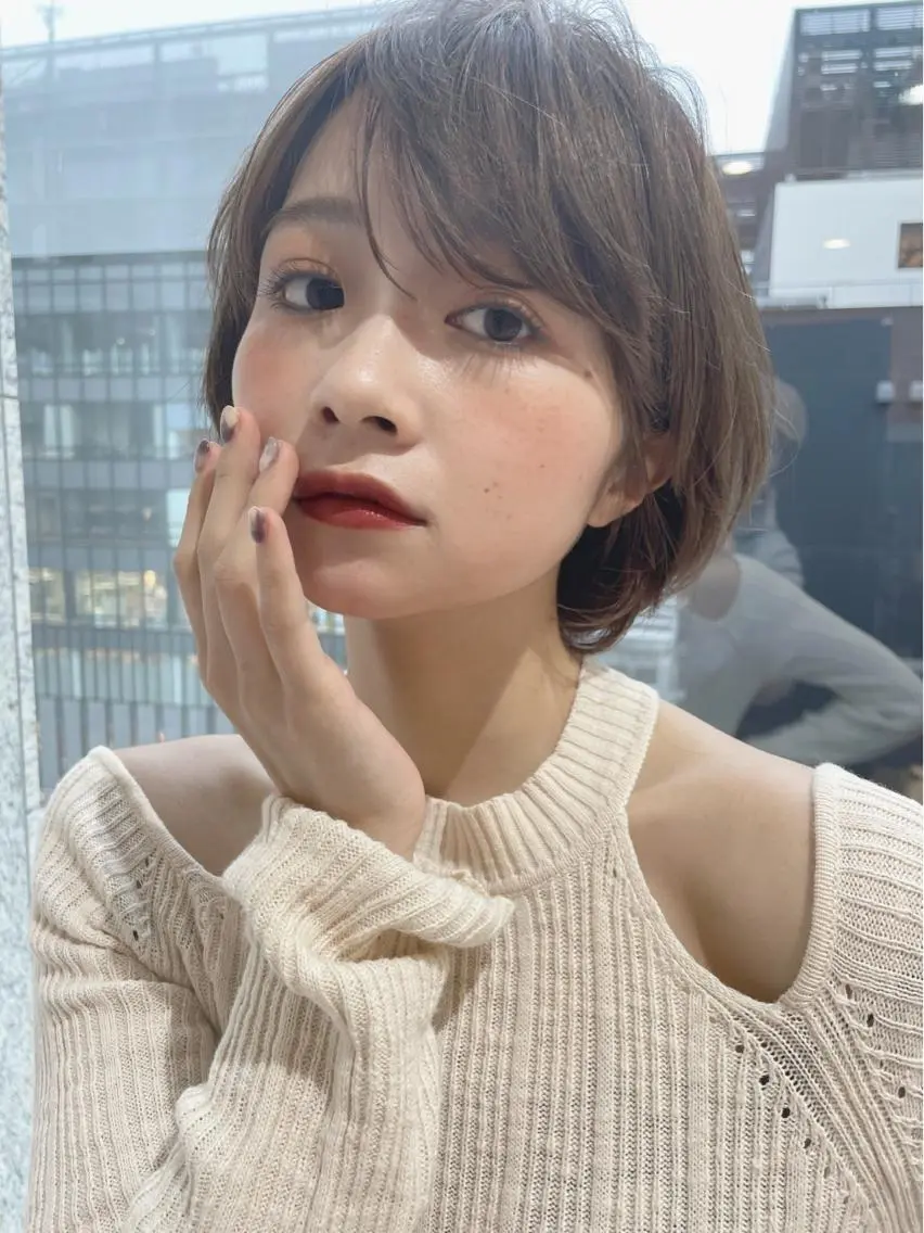 ショート カラー ブリーチ イヤリングカラー インナーカラー くせ毛 似合わせカット アンブレラカラー💫 フェイスフレーミングのヘアスタイル