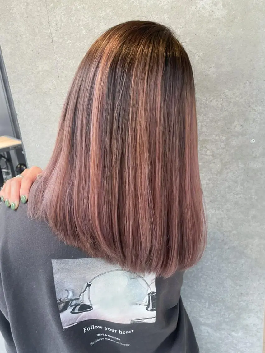 ミディアム カラー ハイライトカラー ピンクカラー ハイライト カット ヘアカラー トリートメント ITbyALBUM 八王子店のヘアスタイル