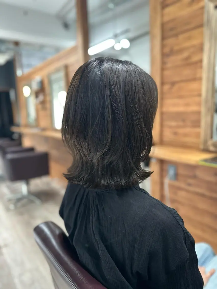 ミディアム ボブレイヤー ボブ レイヤーカット ハットリ 代表のヘアスタイル