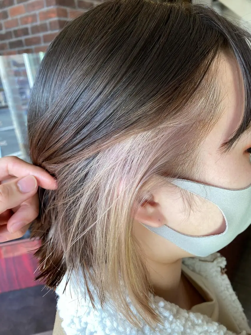 ショート カラー ベージュカラー ブリーチ ピンクカラー ピンクベージュ ホワイトピンク シムラ カイゲンのヘアスタイル