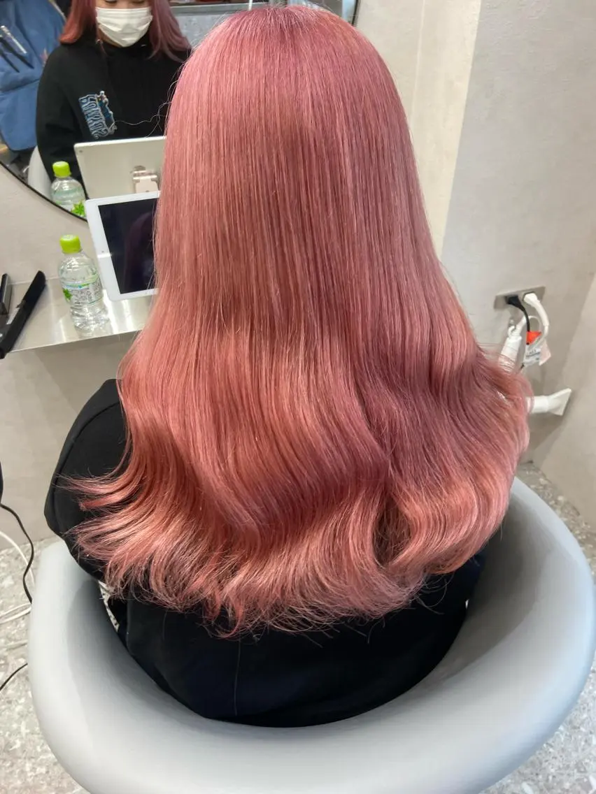 ロング カラー ブリーチ ケアブリーチ ダブルカラー ピンクカラー 韓国風ヘア カット ヘアカラー トリートメント 新宿/韓国ヘア 中明度カラー/かやのヘアスタイル