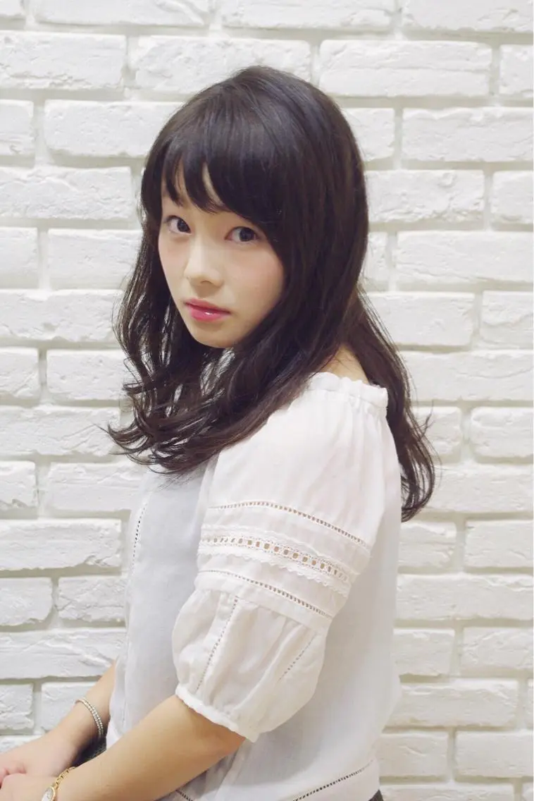 ミディアム セミロング カラー アッシュ アッシュブラウン ブラウンカラー 松田 光雄のヘアスタイル