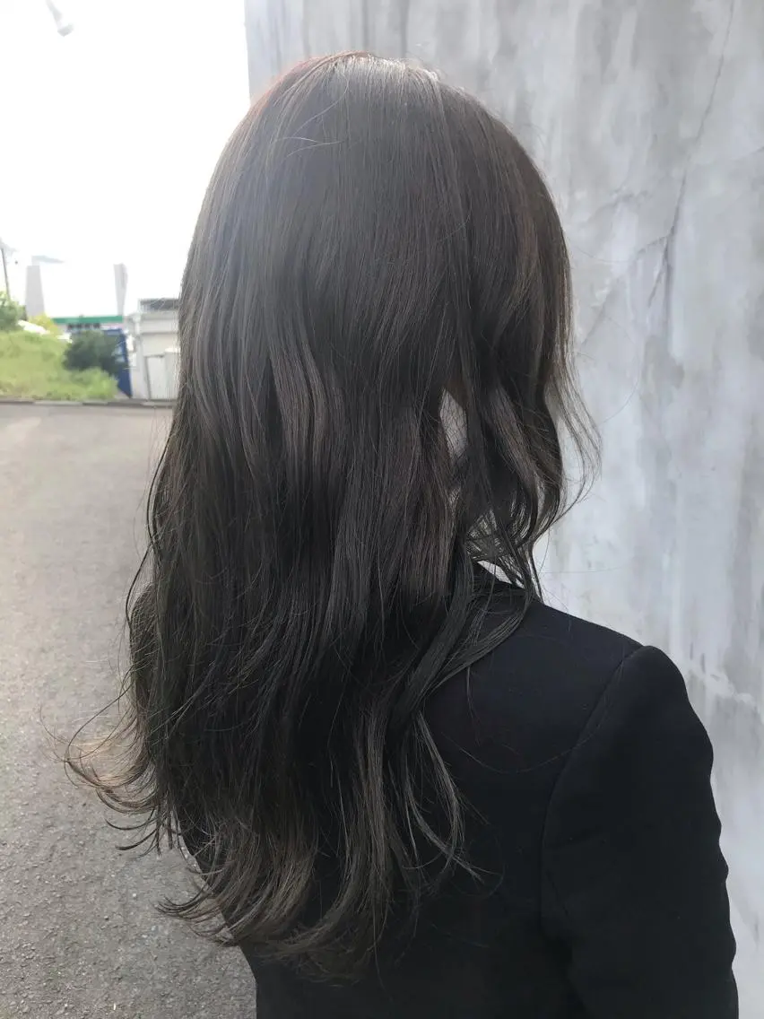 ロング カラー 山口 紗弥のヘアスタイル