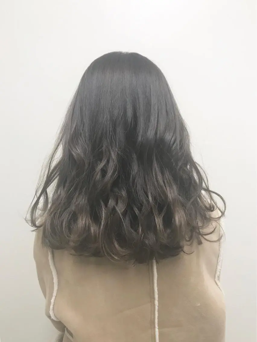 ミディアム カラー グレージュ エリアNo.1カラー ⭐️hikaru⭐️のヘアスタイル