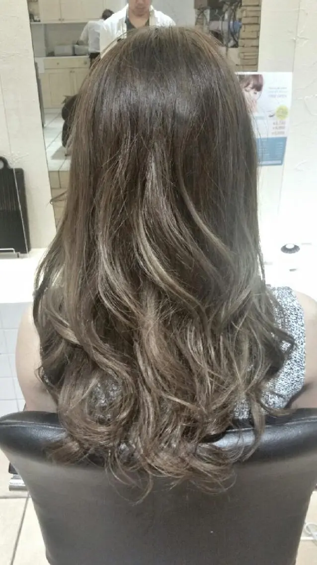 ミディアム セミロング ロング カラー ヘアアレンジ アッシュ 【髪質改善美容師】t occa茨木篠原健太のヘアスタイル