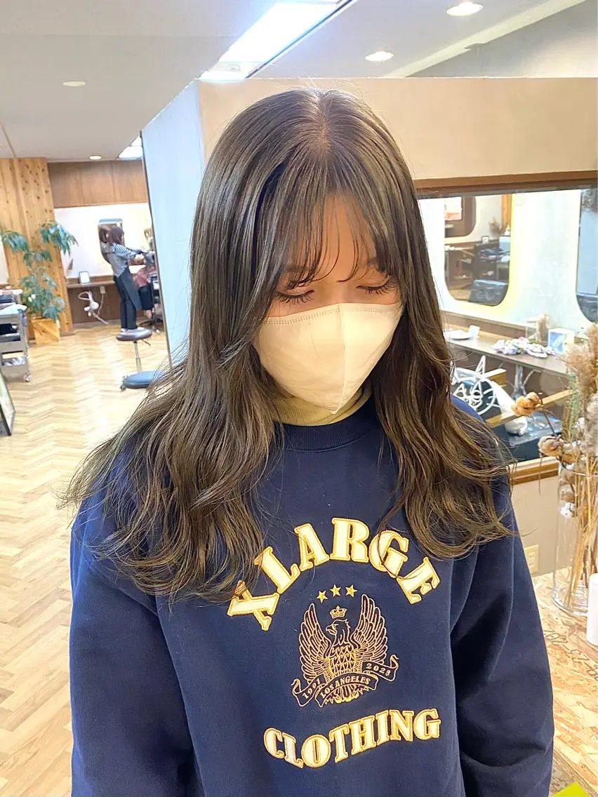 ロング カラー パーマ ヘアアレンジ ベージュカラー ブリーチ ブリーチなしカラー オリーブベージュ カット ヘアカラー トリートメント ハル🌸柔色/ ブリーチなし/艶髪のヘアスタイル