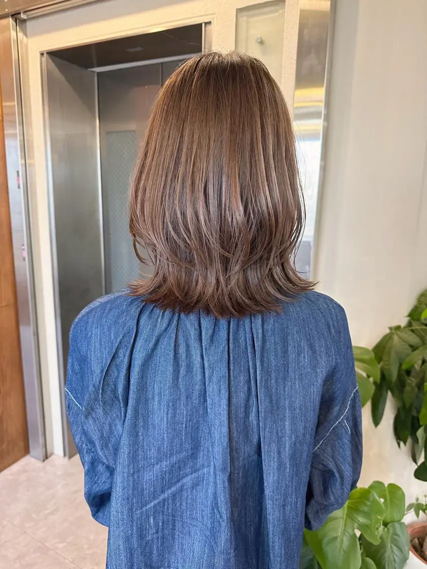 ミディアム くびれヘア 鎌倉 彩のヘアスタイル