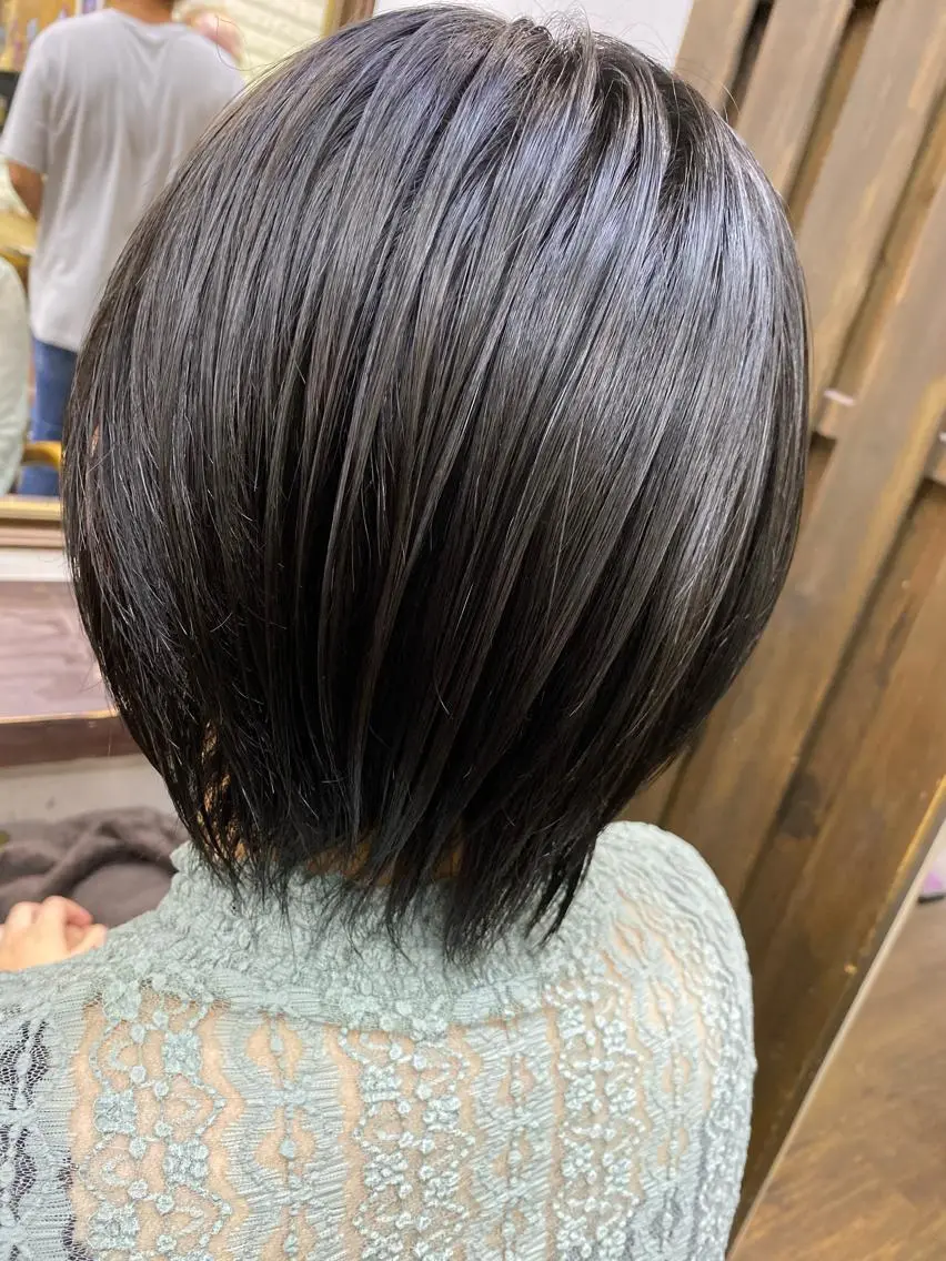 ショート カラー 黒髪 ブルーカラー ブルーブラック ヘアカラー トリートメント IwAsh大和駅前店 河野亜里香のヘアスタイル