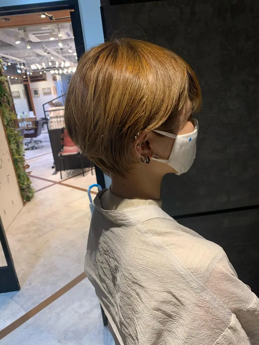 ショート カラー ハイトーンカラー くびれヘア ショートヘア カット ヘアカラー トリートメント 髪質改善/白髪ぼかし KENTAのヘアスタイル