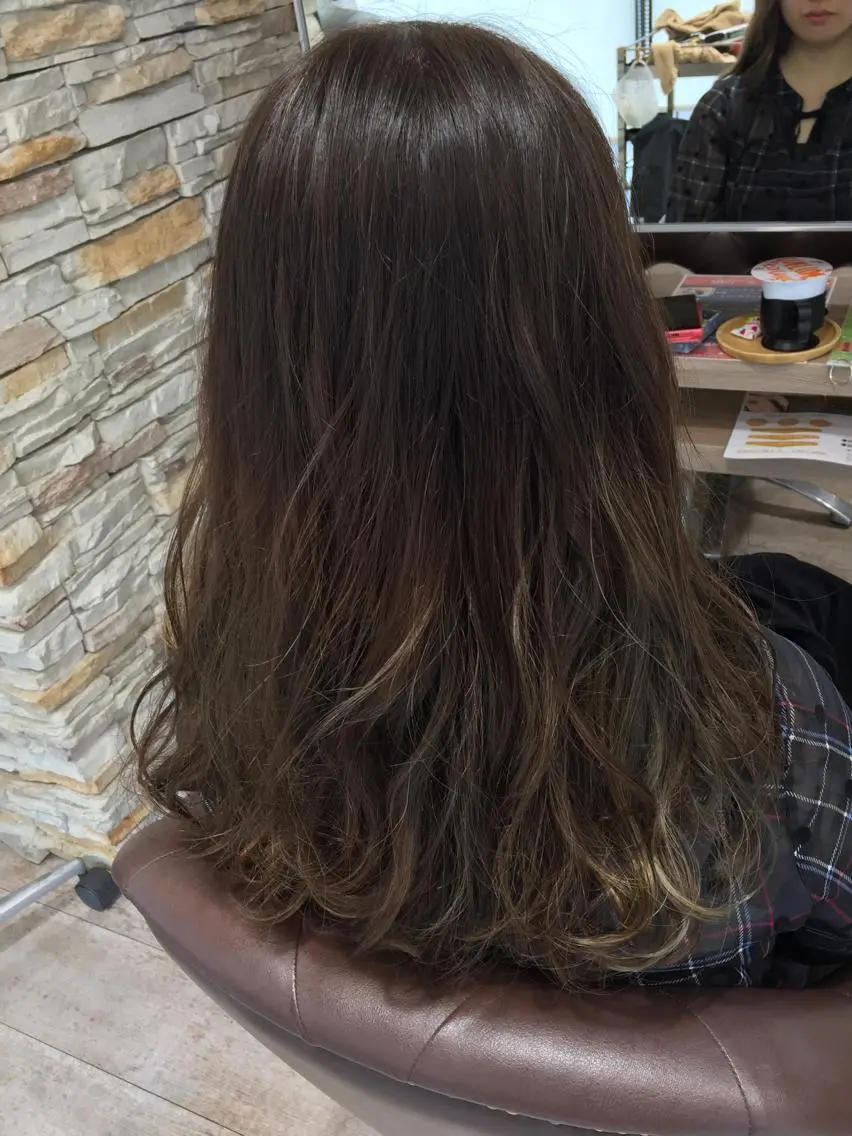 ロング カラー グラデーションカラー ハイライトカラー ハイライト cherir髪質改善 パーソナルカラー診断のヘアスタイル