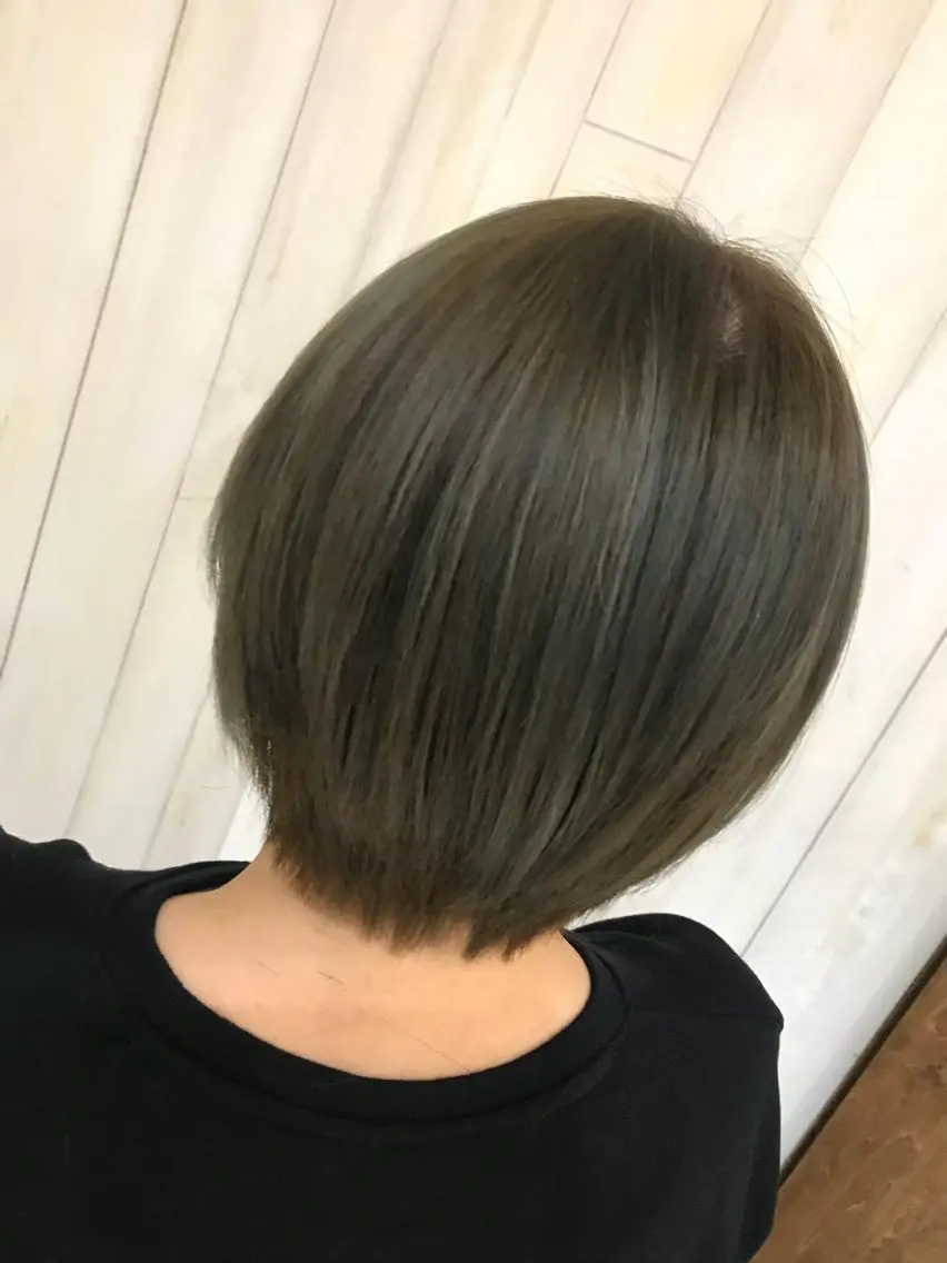 ショート カラー アディクシーカラー ブリーチ shi hoのヘアスタイル