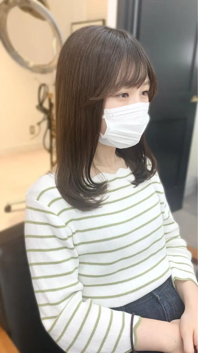 セミロング カラー パーマ ヘアアレンジ メンズ キッズ ネイル マツエク・マツパ アイブロウ レイヤーカット/ 巻ける縮毛矯正のヘアスタイル