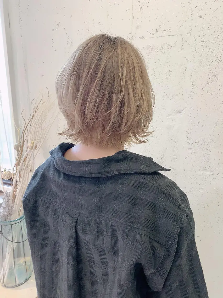 ショート カラー 透明感ハイトーン🦄 キラ🌈のヘアスタイル