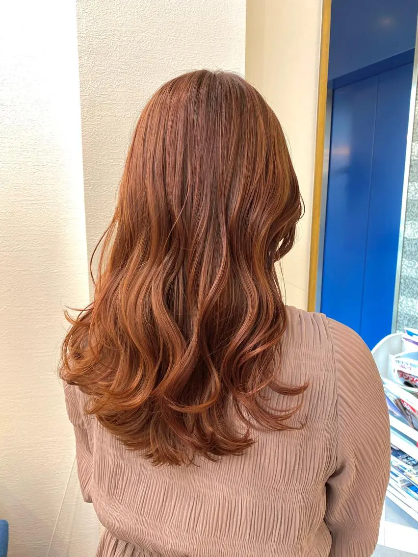 ミディアム カラー カット ヘアカラー トリートメント レイヤーカット /透明感カラー西田のヘアスタイル