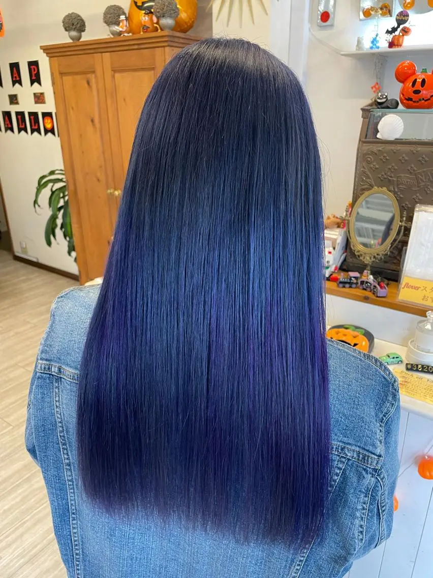 ロング インナーカラー 推し ブリーチ 髪質改善のヘアスタイル