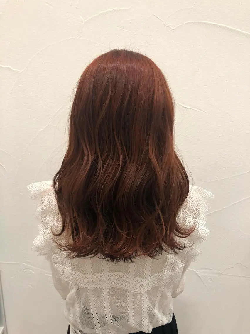 セミロング カラー ブリーチ オレンジ ピンクカラー Ash中目黒店 榊間茜のヘアスタイル