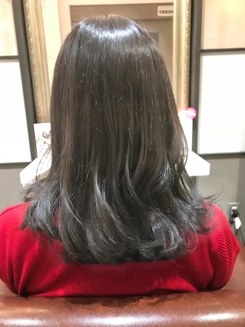 セミロング ヘアカラー トリートメント Avery SHINのヘアスタイル