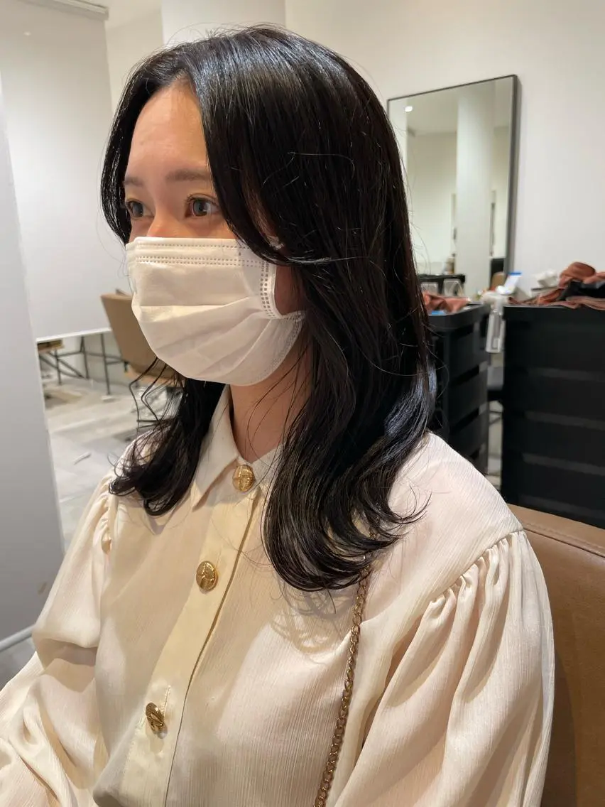 セミロング 髪質改善ストレー ト指名NO.1林駿希のヘアスタイル