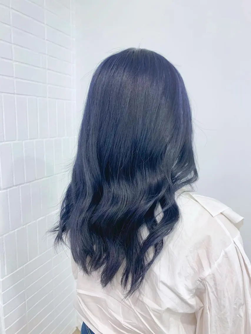 ミディアム カラー ヘアアレンジ ブルーカラー ネイビーカラー ヘアカラー 🍒暖色✖️レイヤー /Haruna🍒のヘアスタイル