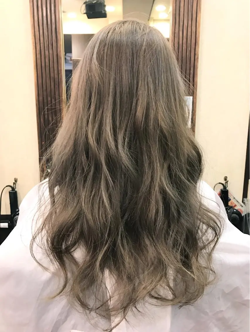 ミディアム セミロング ロング カラー ベージュカラー ブリーチ 透明感カラー グレージュ ブリーチなしカラー ミニモお気に入り数 No.1宍戸雄弥のヘアスタイル