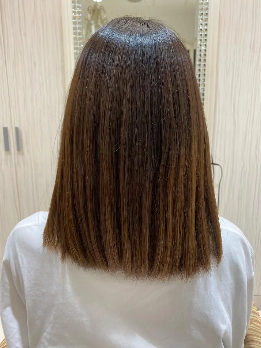 ミディアム くせ毛 カット 縮毛矯正 トリートメント 🥀暖色韓国ヘア💕 保科侑花のヘアスタイル
