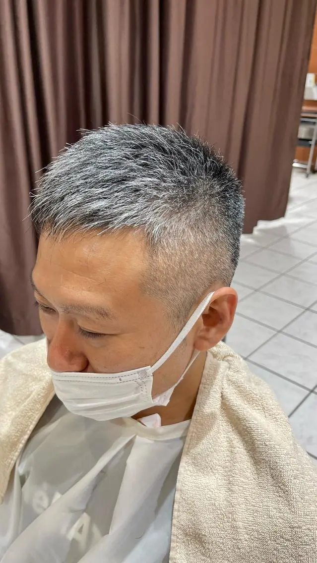 ショート メンズ ビジネス ツーブロック 刈り上げ カット ヘアカラー トリートメント テラモト カズヨシのヘアスタイル