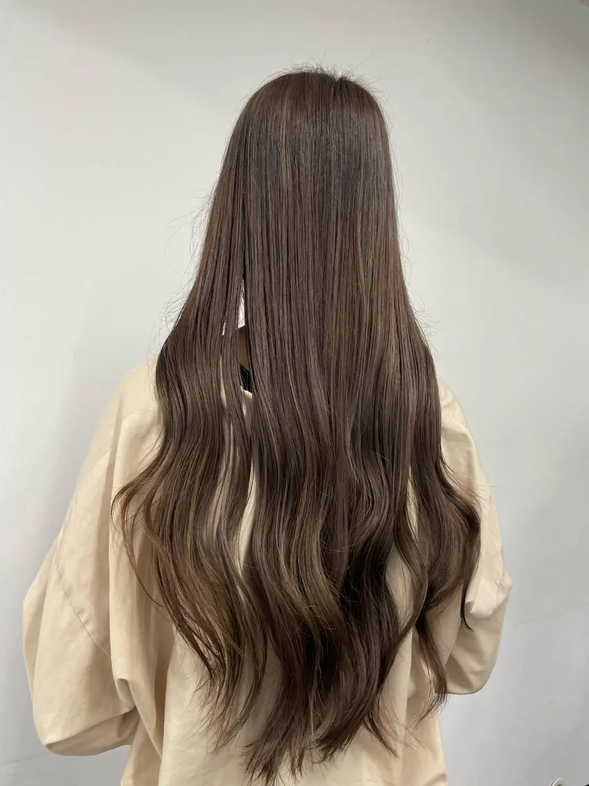 ロング カラー アッシュ ベージュカラー 荒木 友那のヘアスタイル