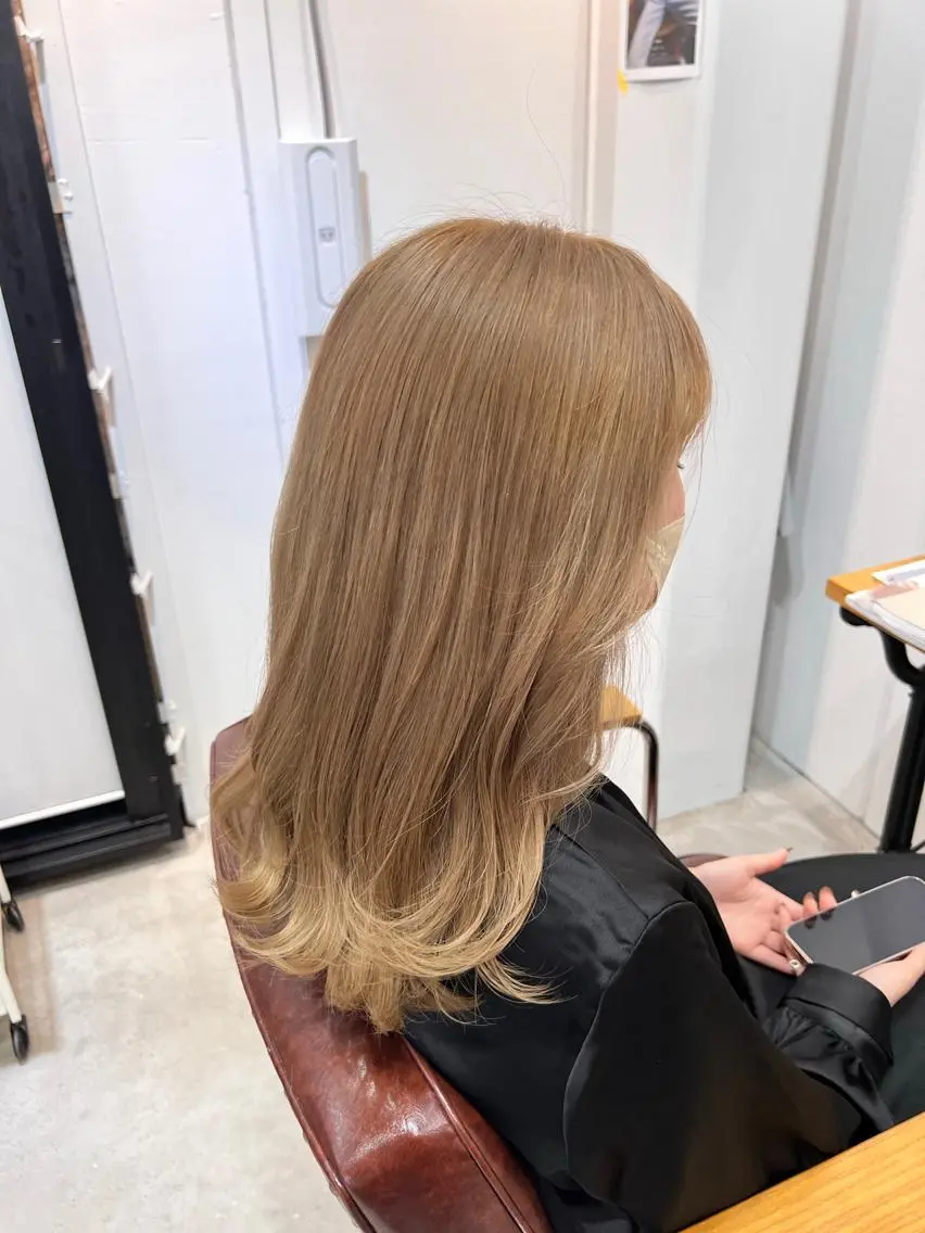 ロング カラー 松坂 真衣のヘアスタイル