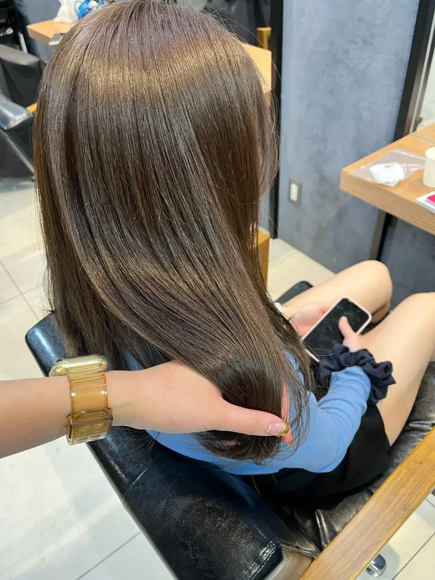 セミロング カラー ヘアアレンジ ネイル マツエク・マツパ アイブロウ 透明感カラー🤎 ゆりのヘアスタイル
