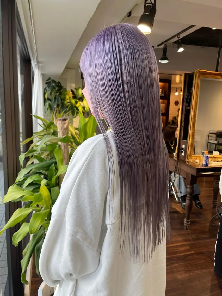 ロング カラー オカモト ミユウのヘアスタイル
