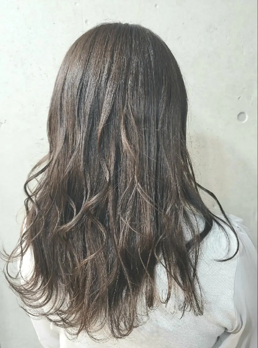 セミロング カラー アッシュ カット パーマ トリートメント S. ERIのヘアスタイル