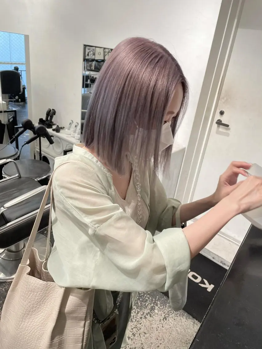 ミディアム カラー ヘアアレンジ ブリーチ グレージュ ラベンダーカラー ラベンダーグレージュ ラベンダーグレー カット ヘアカラー トリートメント 艶ハイトーン/ヘア アレンジAYAKAのヘアスタイル